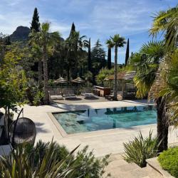 Tropicana Lodge