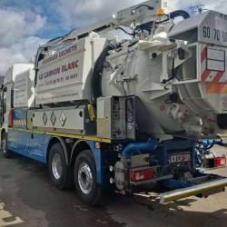 Vidanges Le Camion Blan