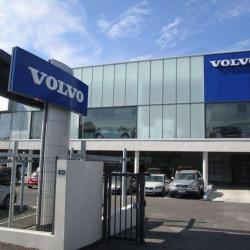 Volvo Suede Mediterrannee Automobiles