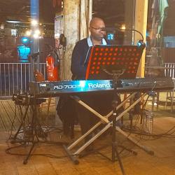 Yossi Zik - Pianiste Chanteur Et Dj
