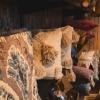 Sélection de textiles et coussins tendances chez Alt'Hair Deco au Bourget-du-Lac (73370). Découvrez nos objets de décoration et accessoires de maison originaux pour créer une ambiance chaleureuse et cocooning chez vous.