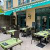 Belle terrasse du Restaurant Au petit Chez Soi (Ptit Chessois) - Pajo à La Celle Saint Cloud, proche de Versailles