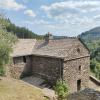 Réhabilitation d'une bâtisse en pierre au cœur des Cévennes, dans le respect de l'architecture locale et du paysage.