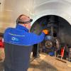 Prise en charge d’un véhicule dans l’atelier du Garage AGL à Lyon 3 pour entretien et réparation toutes marques.