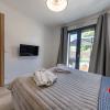 Chambre confortable pour un séjour en couple – Gîtes Domaine de la Chapelle Roquefort-les-Pins