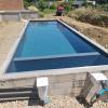 Piscine en cours de construction avec installation de la filtration