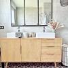 Rénovation complète et décoration d’une salle de bain à La Madeleine, près de Lille.
Un projet mêlant esthétique et fonctionnalité, avec un aménagement sur mesure, des matériaux élégants et une optimisation de l’espace.
En tant que décoratrice d’intérieur à Lille et ses alentours, j’accompagne mes clients dans leurs projets de rénovation et décoration personnalisée.