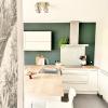Aménagement, décoration et rénovation d’une cuisine à Lambersart, près de Lille.
Un projet pensé pour allier fonctionnalité, esthétisme et convivialité, avec un design sur mesure et des matériaux de qualité.
En tant que décoratrice d’intérieur à Lille et ses alentours, j’aide mes clients à créer des espaces de vie harmonieux et personnalisés.
