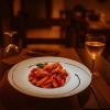 Penne à l'arrabiata : la chaleur italienne s'invite à Trévoux, avec notre recette maison pleine de caractère.
