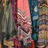 Echarpes et foulards : différents coloris et motifs