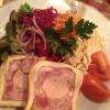 Le pâté en croûte et ses crudités "prêtes à l'emploi".