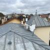 Toiture en zinc et gouttière en zinc.