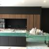 Peinture coffrage de cuisine en noir 