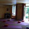 salle de pratique avec vue sur le jardin