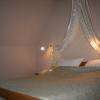 La chambre nuptiale avec un lit de 140 au second. Venez passer votre nuit de noce