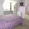chambre N°9
Chambre avec salle de bain et wc sur palier privatif