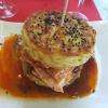 Ramen burger au saumon mariné 