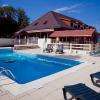 la piscine de l'hotel.