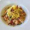 Salade de fetuccini au tourteau et crevettes grises