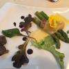 Foie gras mi-cuit sur son lit d'asperges vertes.