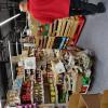 Client de ce magasin depuis plus de 40 ans, j'ai à déplorer que ce point de vente est de plus en plus lamentable ! Impossible de circuler entre les allées, tellement celles-ci sont encombrées de palettes, corbeilles emballages. On a vraiment l'impression de déranger le personnel quand on fait ses courses. Les produits sont mal réassortis : on trouve 5 fois la même et unique référence d'un produit alors qu'il y aurait la place de présenter 5 références (marques) différentes. Plus de 50 produits "basiques" et courants, que j'achetais régulièrement, ne sont plus proposés (exemple : impossible de trouver un fromage allégé, une Confipote ! j'en passe). Je suis exaspéré et ne vais quasiment plus dans ce point de vente, lui préférant largement la concurrence du quartier.  LAMENTABLE !!!!