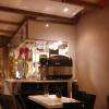 Une table dans le restaurant.
