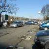 Le parking à l'arrière de l'agence