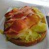 Tartine du moment au fromage de montagne et charcuterie tyrolienne 