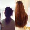 Le tissage fermé fait partie d'une des techniques du tissage cousu, technique de pose d'extensions africaine. Cette technique consiste à natter l'ensemble des cheveux en bandes de nattes africaines et de coudre sur chaque bande de natte une bande d'extension. Les africaines utilisent le tissage ouvert et le tissage fermé. Votre choix dépendra d'une part de la coiffure que vous voulez mais également de si vos cheveux sont très abîmés ou non.

Un peu d'histoire...
Le tissage africain nous vient tout droit d'Afrique, il permet principalement aux femmes ayant une nature de cheveux crépus d'avoir le type de cheveux dont elles ont toujours rêvé, lisses, bouclés, noirs, châtains, blonds, méchés, etc. Mais cette technique ne séduit plus simplement ces femmes mais également de plus en plus les occidentales qui veulent à leur tour changer de tête à souhait et pour pas cher. Alors faut-il choisir un tissage ouvert ou fermé ? Quelle est la différence ? Le tissage fermé recouvre l'intégralité de la tête comme une perruque contrairement au tissage ouvert qui lui laisse la frange naturelle. Le tissage fermé permet donc de modifier radicalement la coiffure de façon très originale car aucun de vos vrais cheveux ne sera visible. Les inconvénients par rapport au tissage ouvert c'est qu'il peut, s’il est mal fait, faire moins naturel. De plus, préférez le tissage ouvert au fermé si vos cheveux sont très cassants. Le tissage fermé doit être absolument pratiqué par un professionnel car cette technique peut étouffer vos cheveux et provoque des démangeaisons.