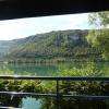 vue sur le lac depuis la terrasse