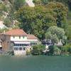 vue du resto de l'autre côté du lac (en zoomant beaucoup^^)