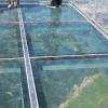 Plateforme en verre