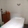 Salle de massage et table de massage large et confortable 
Pour profiter pleinement d'un merveilleux voyage hors du temps de 1H30