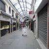 boutique sur la gauche... 