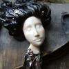 Collier "Elfe noire" visage os sculpté,chevelure corne noire..