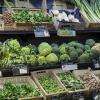 Un large choix de fruits et légumes frais, 100% bio et si possible de la région. 
