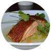 Saumon en Croûte d'épices et bouillon Thaï