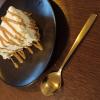Cheesecake et coulis de caramel