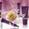 Chez Bodysphere, 
PHYT'S™ va au-delà de l’exigence COSMEBIO avec 100% d'ingrédients d'origine naturelle et le maximum d’ingrédients bio dans la formule dès que cela est possible.

PHYT'S™, 100% des ingrédients sont d'origine naturelle, cela signifie : pas de paraben, pas de phénoxyéthanol, pas de phtalate, pas de PEG...
