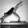 Exercice "Arabesque" au reformer
Bordeaux Pilates d'origine