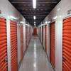 Allée de box de stockage