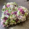Composition florale en forme de coeur, fleuriste Brin de Paille, Toulouse, Haute-Garonne (31)