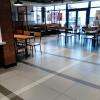 la salle... pleine de clients, comme vous pouvez le voir ! 