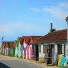Les cabanes des créateurs hautes en couleurs :)