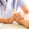 Soins infirmiers avec bienveillance.