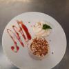 Dessert nougat glacé proposé au Café de la Barrière, à Moulins (03)