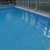 La piscine:hauteur 1.05m au bord et 1.40m au fond