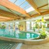 Piscine intérieure chauffée Camping La Capricieuse