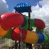 les toboggans de la piscine couverte