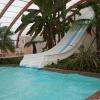 l'intérieur de la piscine 